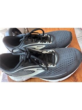 Brooks Women’s Black and White Running Sneakers
